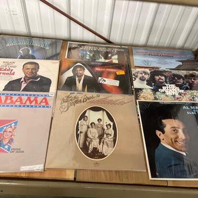 P16-Lot of 21 Records