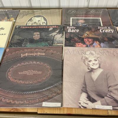 P16-Lot of 21 Records