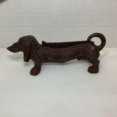 Lot 1151 Antique Cast Iron Dachshund/Weiner Dog Door Stop