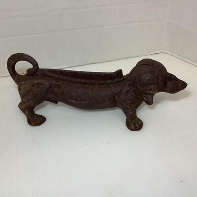 Lot 1151 Antique Cast Iron Dachshund/Weiner Dog Door Stop