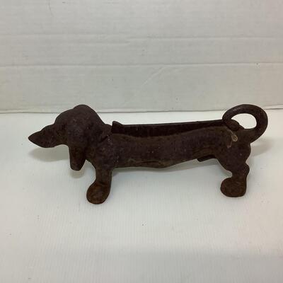 Lot 1151 Antique Cast Iron Dachshund/Weiner Dog Door Stop