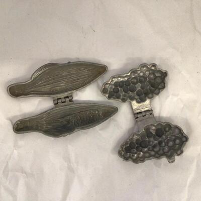 1172 Set of 2 Antique Pewter Eppelsheimer Grapes, Corn Ice Cream Molds