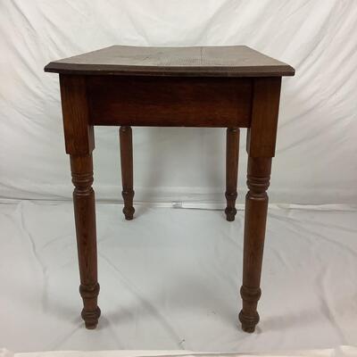 1037 Vintage Oak Tavern Table