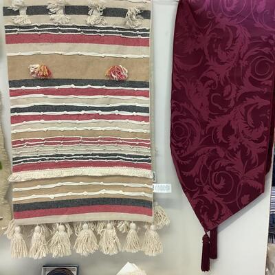 Lot 1176 Large Lot of table Linens/Runners