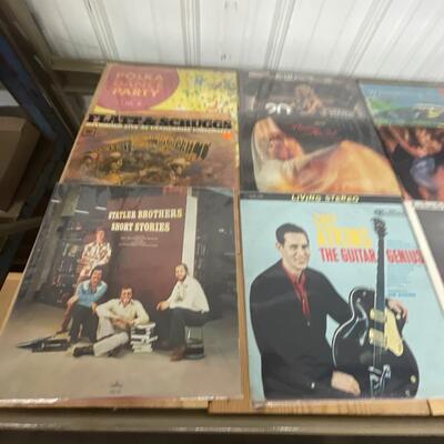 P20-Lot of 21 Records