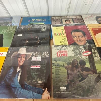 P21-Lot of 21 Records