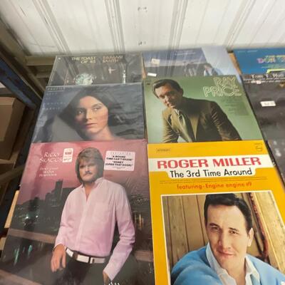 P21-Lot of 21 Records
