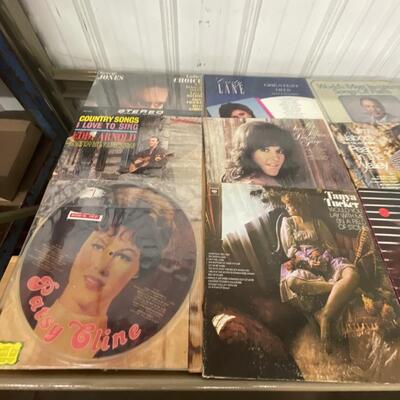 P24-Lot of 21 Records