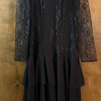 Retro lace black dress