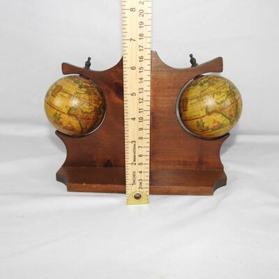 Globe bookends