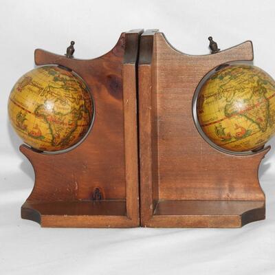 Globe bookends