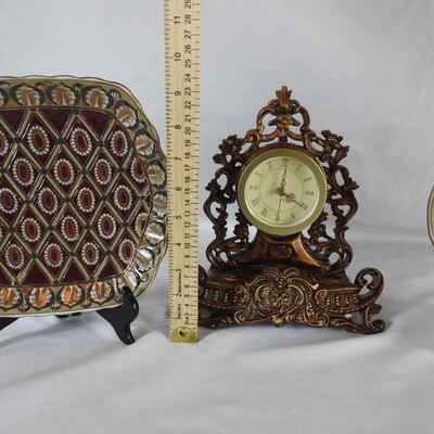 Mantle clock and beautiful decorative plates