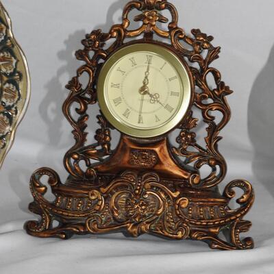 Mantle clock and beautiful decorative plates