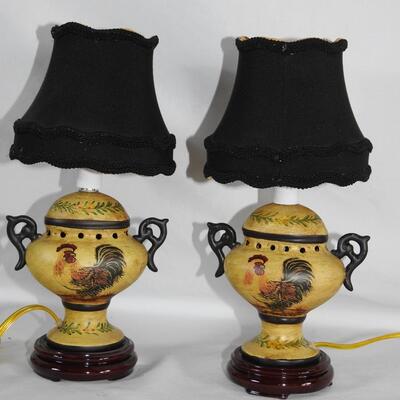 Decorative rooster lamps