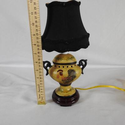 Decorative rooster lamps