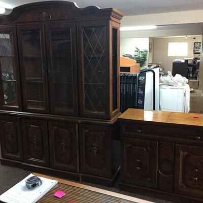 Vintage Broyhill China Cabinet