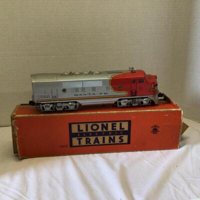 1204 Vintage LIONEL 2353T SANTA FE F3 NON-POWERED