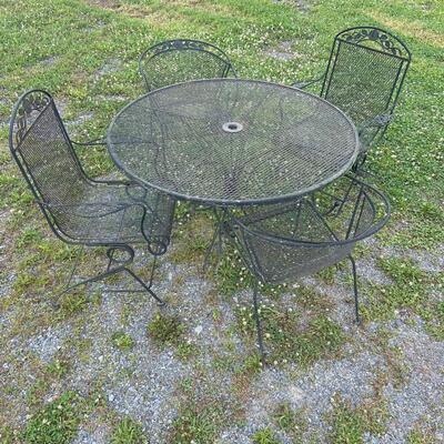 1265 Vintage Black Wrought Iron 5 Pc Patio Set