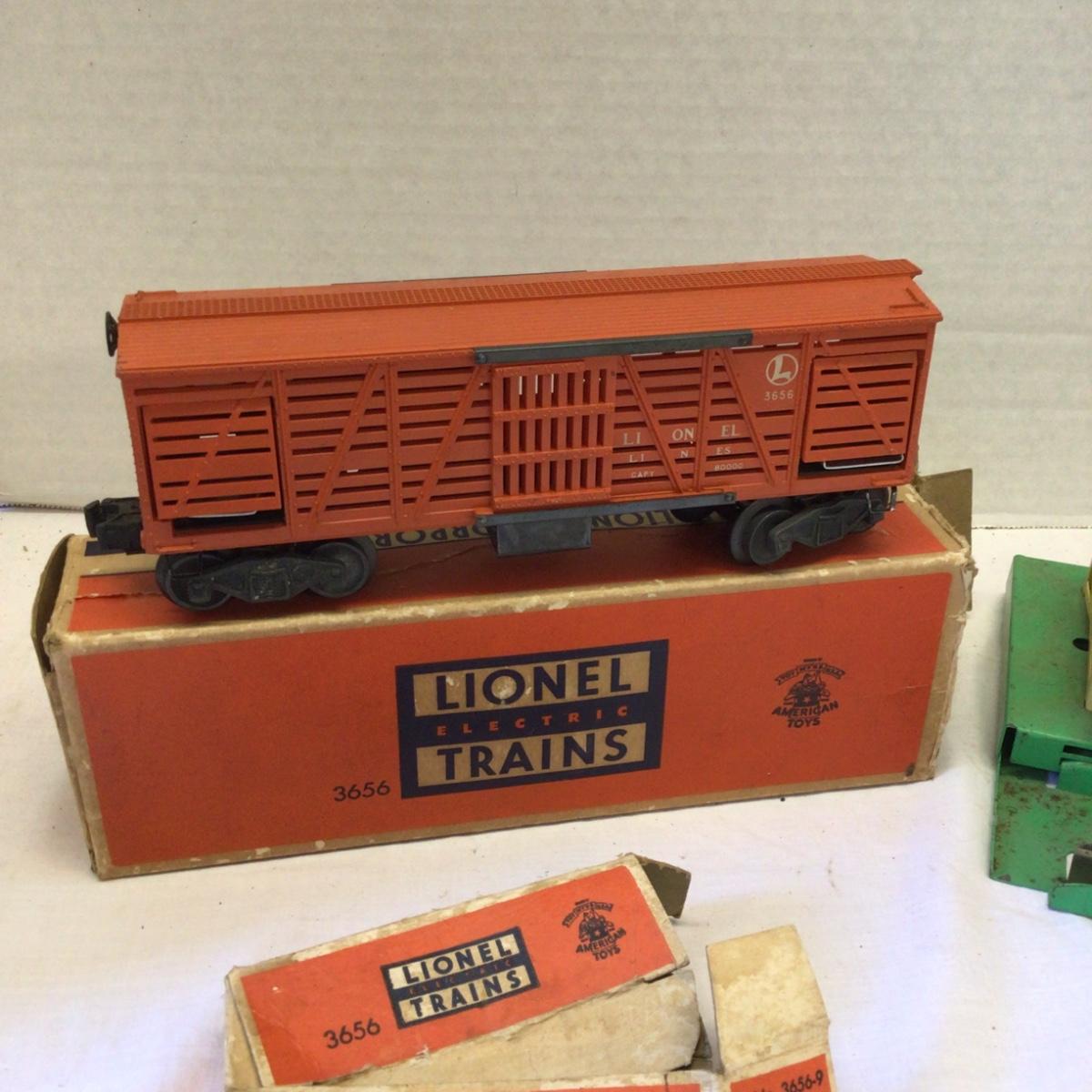 1207 Vintage Lionel Model 3656 Cattle Car Stockyard Corral