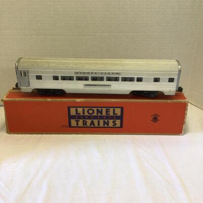1209 Vintage Lionel Model 2533 â€œSilver Cloudâ€ Passenger Car