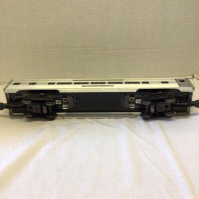 1209 Vintage Lionel Model 2533 â€œSilver Cloudâ€ Passenger Car