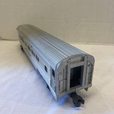 1210 Vintage Lionel â€œSilver Dawnâ€ Illuminated Observation Passenger Car