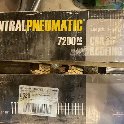 Central pneumatic nails