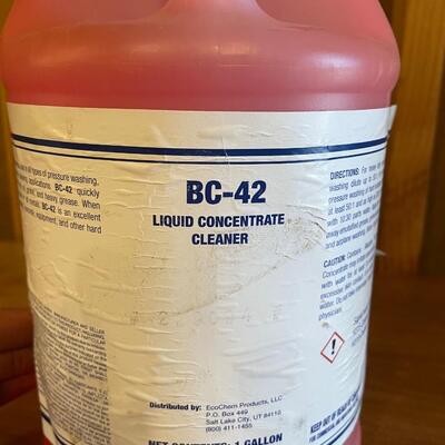 Liquid concentrated cleaner