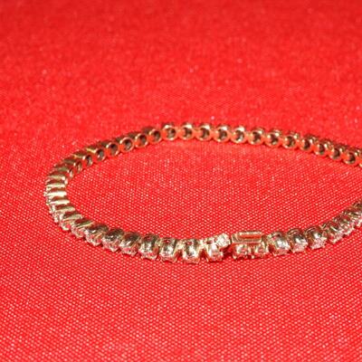 Womanâ€™s Tennis Bracelet