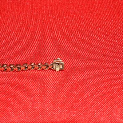 Womanâ€™s Tennis Bracelet