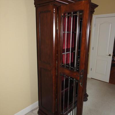 Display cabinet/hutch