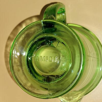Vtg Green Uranium Glass Measuring Cup