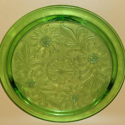 Vtg Green Uranium Glass Cake Plate