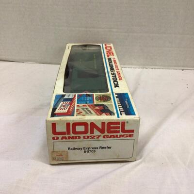 1225 (1982) Vintage Rolling Stock Reefer Car Model: 6-5709