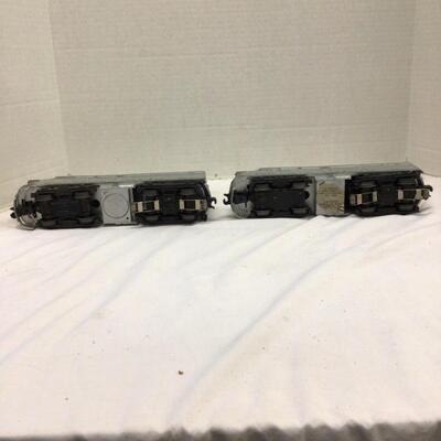 1226 Pair of Vintage Lionel Model: 2023 Locomotives