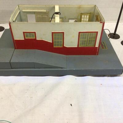 1229 Vintage American Flyer Passenger & Freight Station