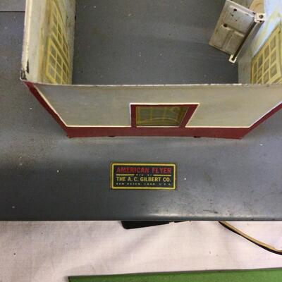 1229 Vintage American Flyer Passenger & Freight Station