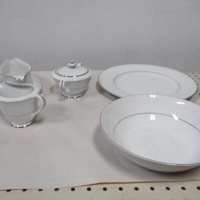 Seizan Fine China Japan "West Bluff" Serving Dishes