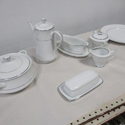 Seizan Fine China Japan "West Bluff" Serving Dishes