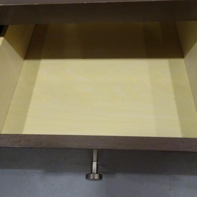LOT 141. SIDE TABLE WITH DRAWER