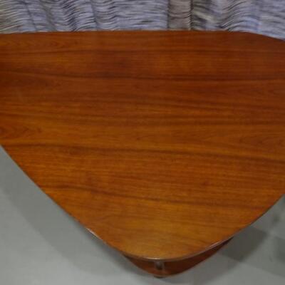 LOT 142. COASTER BRAND COFFEE TABLE