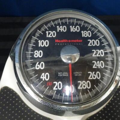 LOT 146. HEALTH O METER SCALE