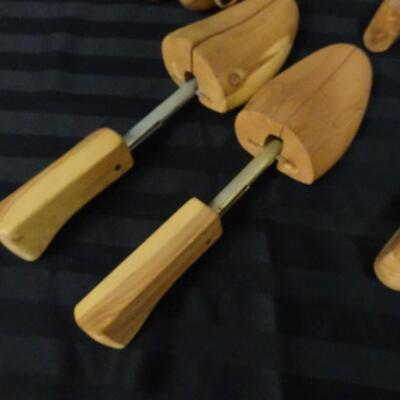 LOT 148. WOOD SHOE STRETCHERS