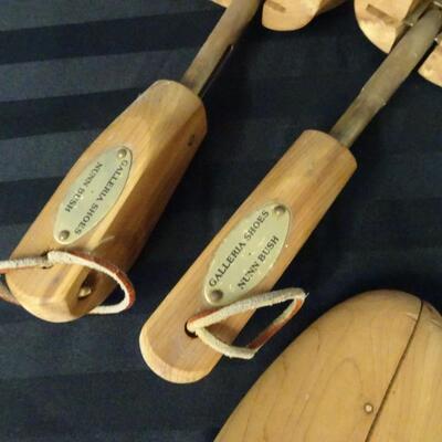 LOT 148. WOOD SHOE STRETCHERS