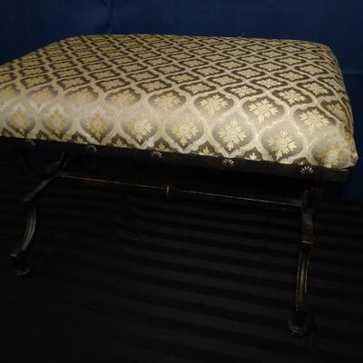LOT 149. BENCH