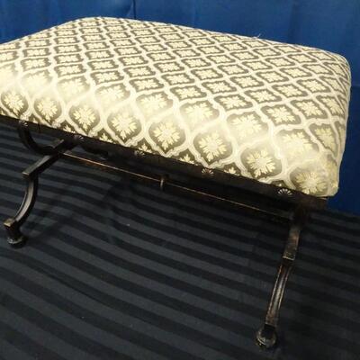 LOT 149. BENCH