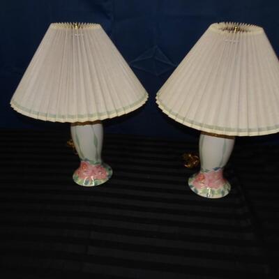LOT 150. PAIR OF TABLE LAMPS.