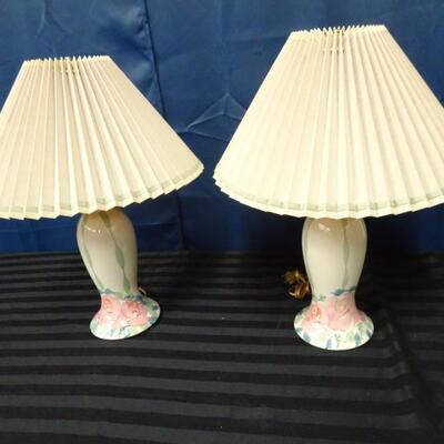 LOT 150. PAIR OF TABLE LAMPS.