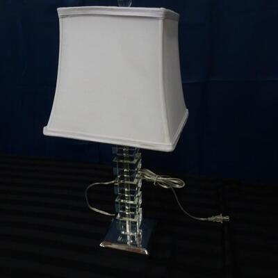 LOT 151. GLASS TABLE LAMP
