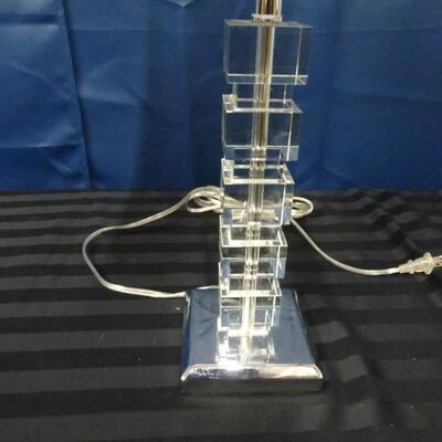 LOT 151. GLASS TABLE LAMP